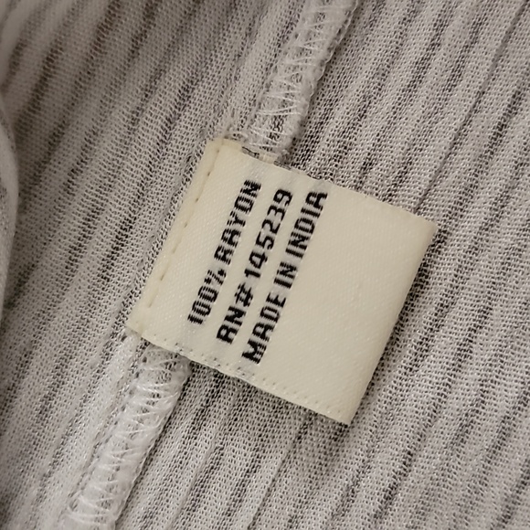 Sim & Sam 100% Rayon Blouse - Picture 15 of 16